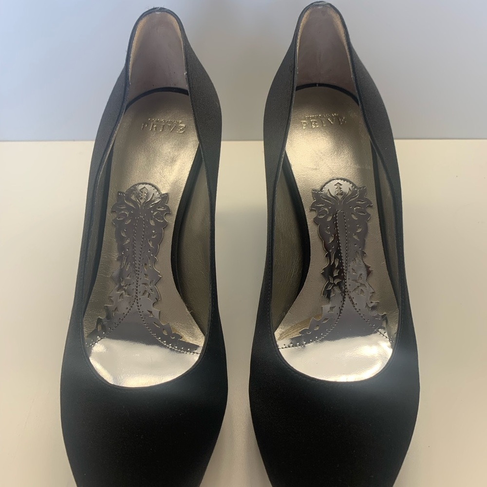 Prive Georgio Armani Couture Black Satin Pumps rounded toe US 6.5 Euro 36.5